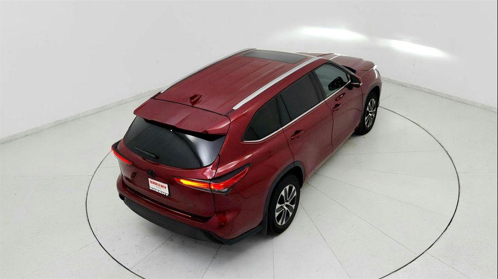 used 2020 Toyota Highlander car, priced at $28,591