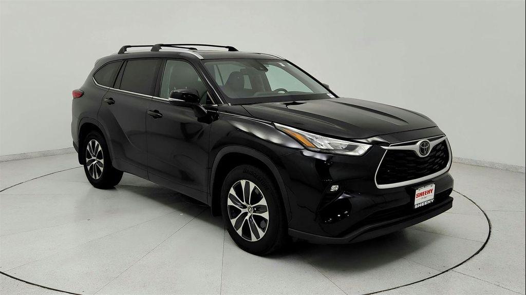 used 2020 Toyota Highlander car, priced at $26,491