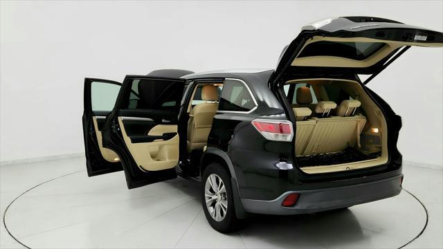 used 2015 Toyota Highlander car, priced at $18,191