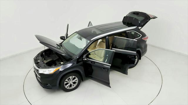 used 2015 Toyota Highlander car, priced at $18,191