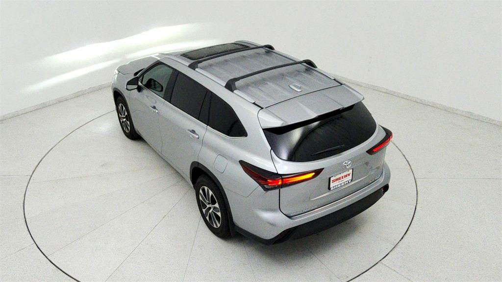 used 2024 Toyota Highlander car, priced at $43,591