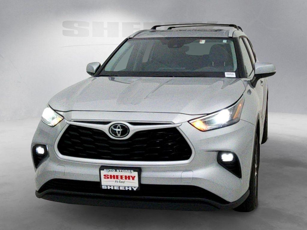 used 2024 Toyota Highlander car, priced at $43,591
