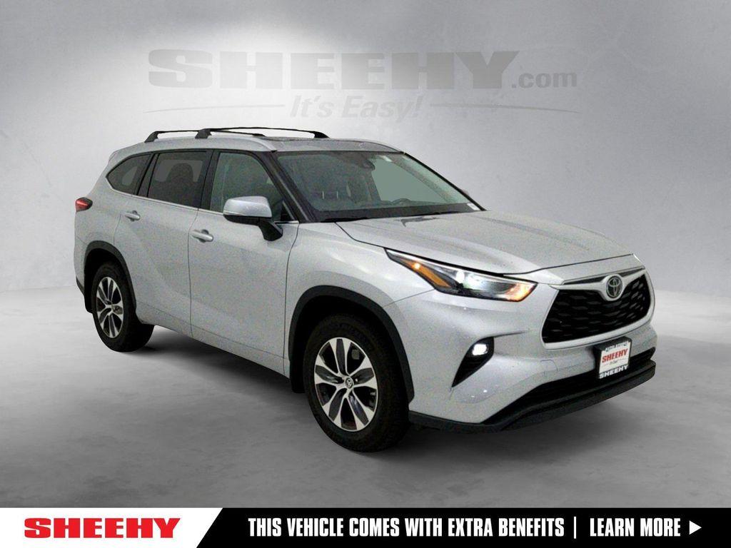 used 2024 Toyota Highlander car, priced at $43,591