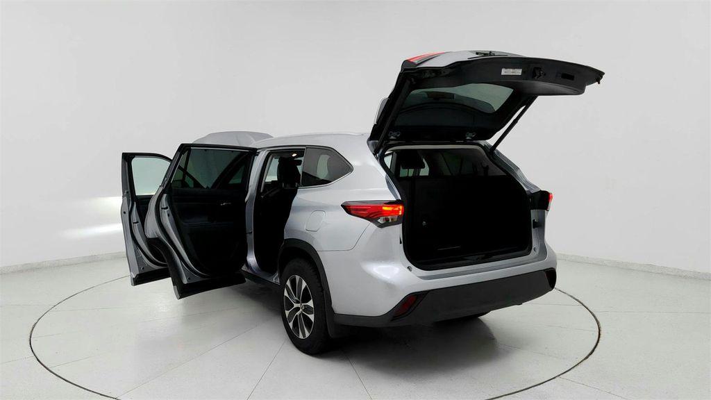 used 2022 Toyota Highlander car, priced at $31,691