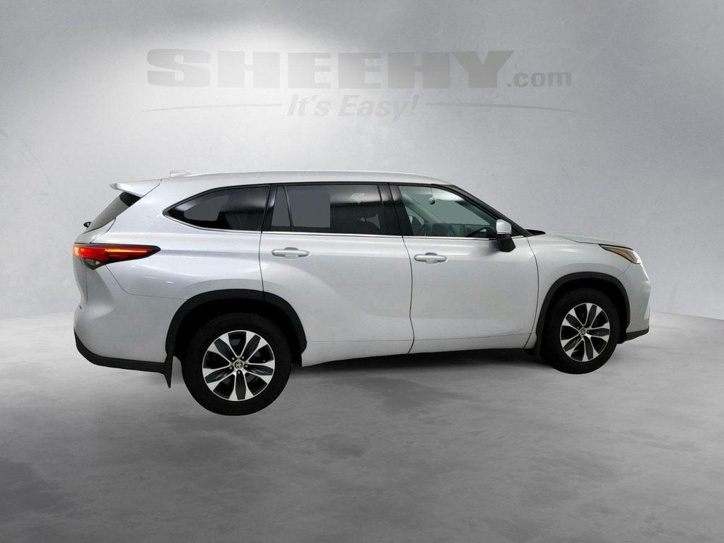 used 2022 Toyota Highlander car, priced at $31,691