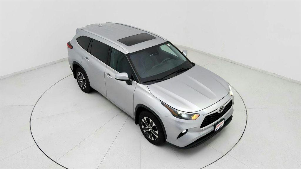 used 2022 Toyota Highlander car, priced at $31,691