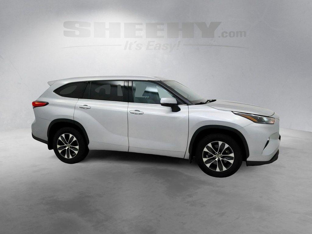 used 2022 Toyota Highlander car, priced at $31,691