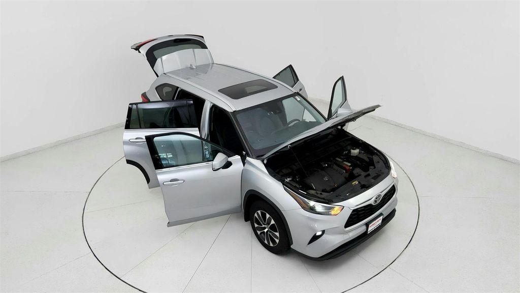 used 2022 Toyota Highlander car, priced at $31,691