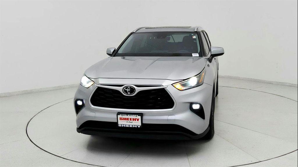 used 2023 Toyota Highlander car, priced at $33,791