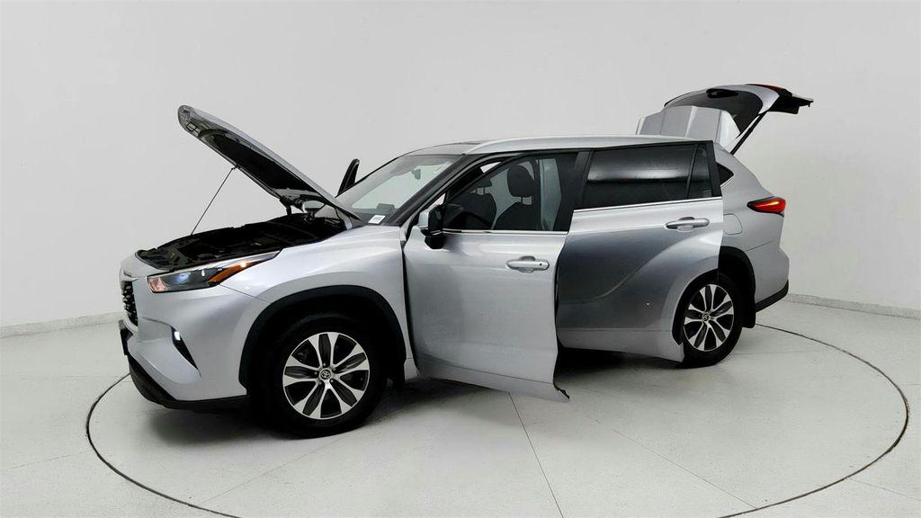 used 2023 Toyota Highlander car, priced at $33,791