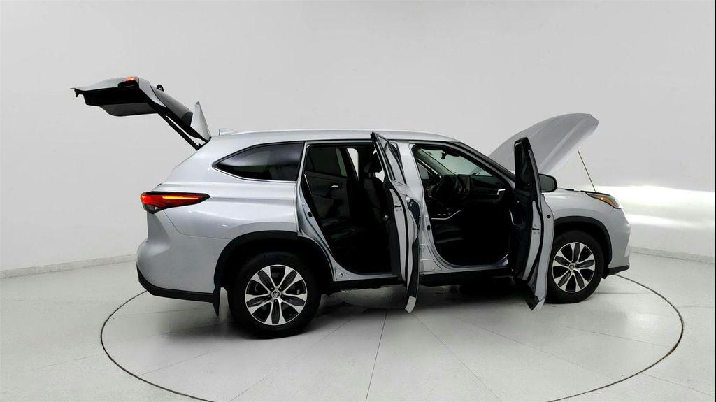 used 2023 Toyota Highlander car, priced at $33,791