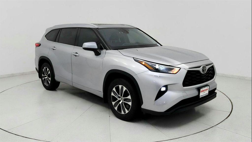 used 2023 Toyota Highlander car, priced at $33,791