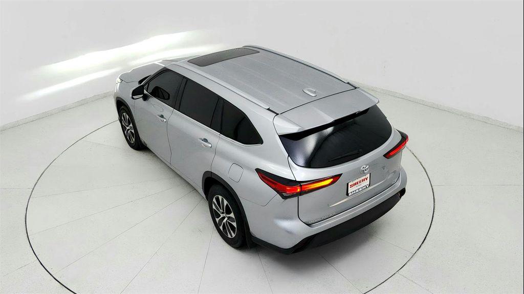 used 2023 Toyota Highlander car, priced at $33,791