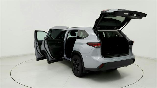 used 2024 Toyota Highlander Hybrid car, priced at $48,491