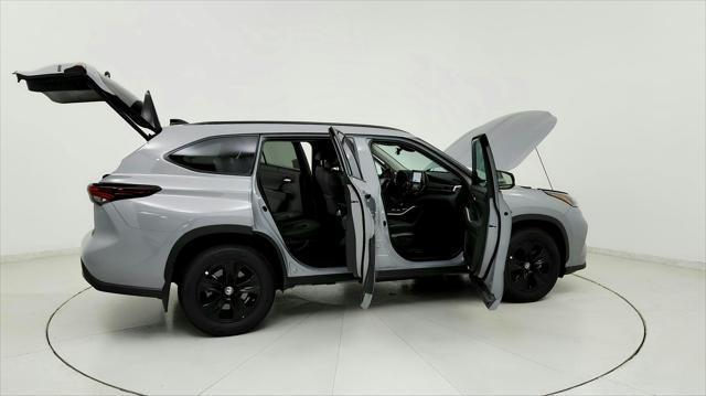 used 2024 Toyota Highlander Hybrid car, priced at $48,491