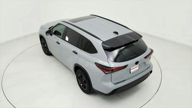 used 2024 Toyota Highlander Hybrid car, priced at $48,491