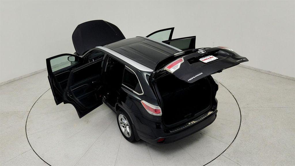 used 2015 Toyota Highlander car, priced at $15,591