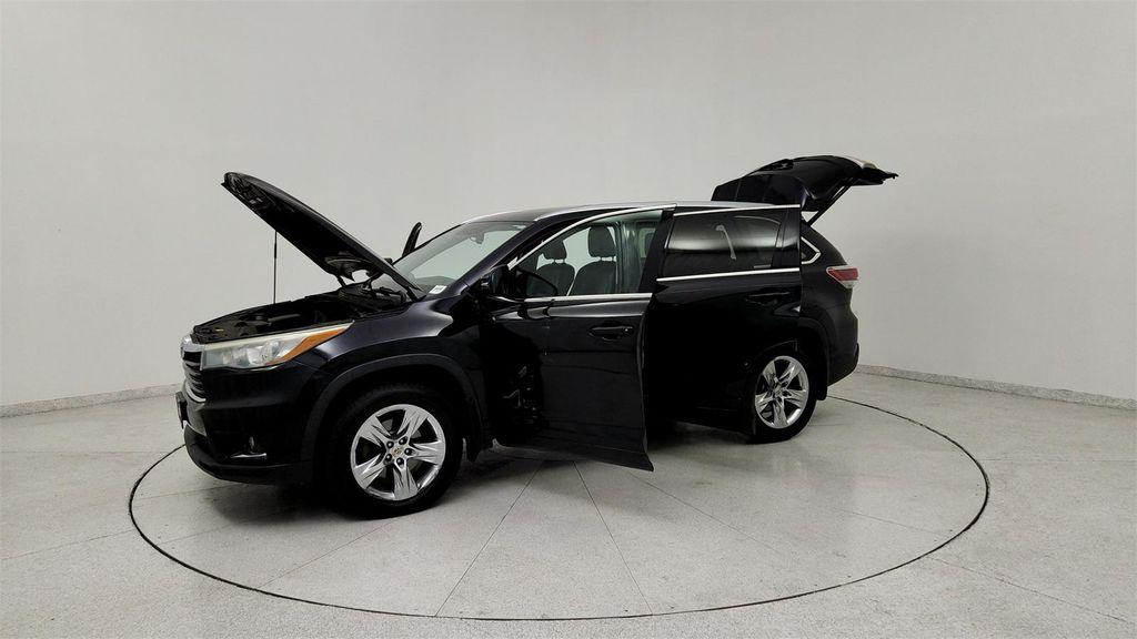 used 2015 Toyota Highlander car, priced at $15,591