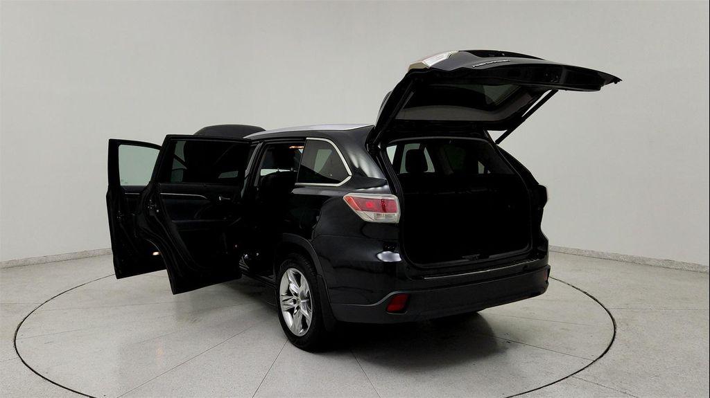 used 2015 Toyota Highlander car, priced at $15,591