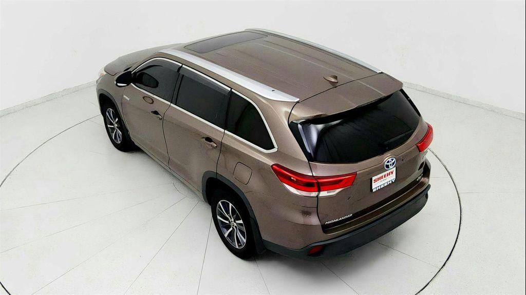 used 2017 Toyota Highlander Hybrid car, priced at $22,191