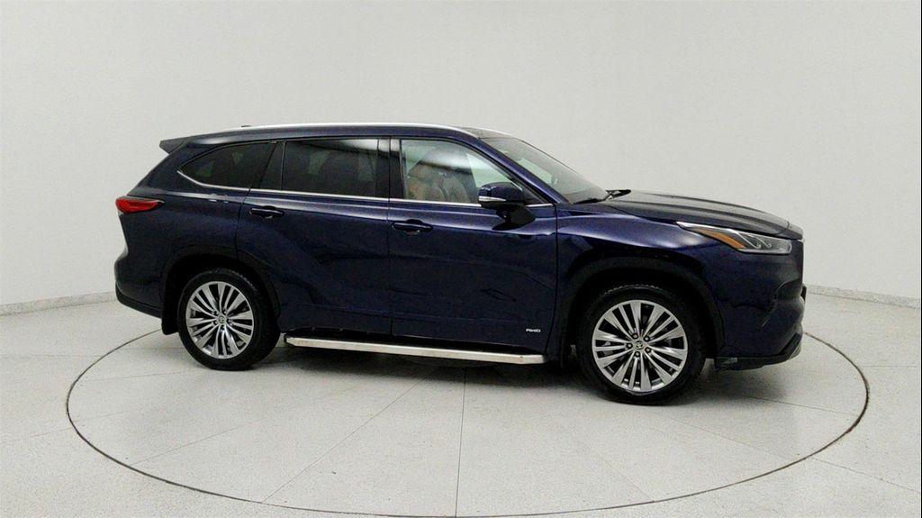 used 2022 Toyota Highlander Hybrid car, priced at $38,491