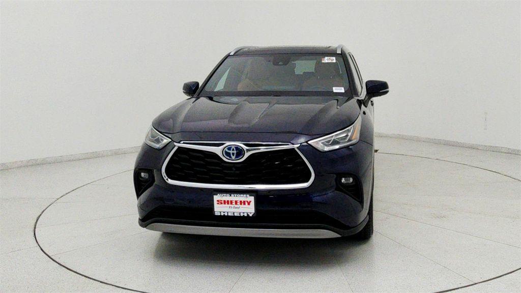 used 2022 Toyota Highlander Hybrid car, priced at $38,491