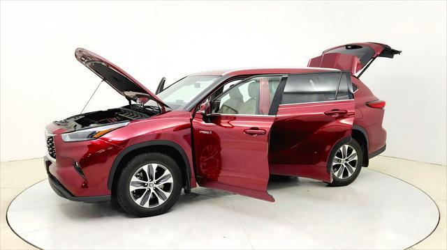 used 2021 Toyota Highlander Hybrid car, priced at $35,491