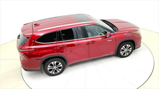 used 2021 Toyota Highlander Hybrid car, priced at $35,491