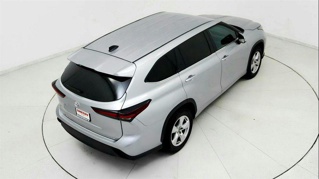 used 2024 Toyota Highlander car, priced at $33,991