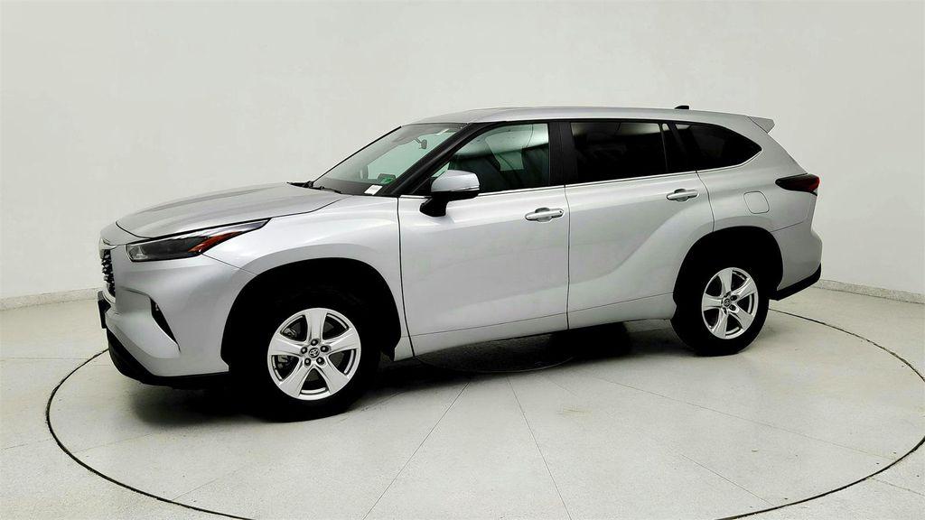 used 2024 Toyota Highlander car, priced at $33,991