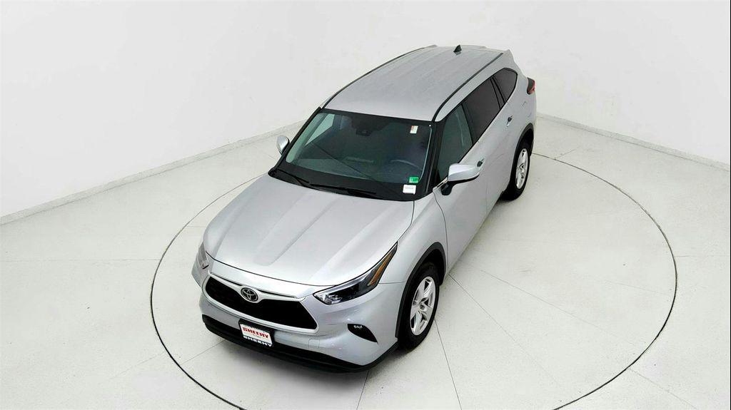 used 2024 Toyota Highlander car, priced at $33,991