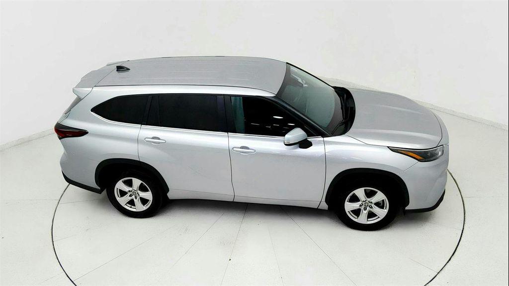 used 2024 Toyota Highlander car, priced at $33,991