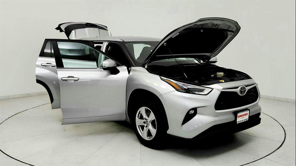used 2024 Toyota Highlander car, priced at $33,991