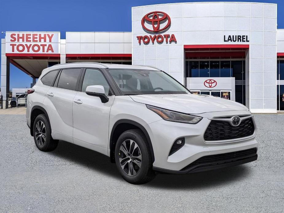 new 2024 Toyota Highlander car, priced at $45,527