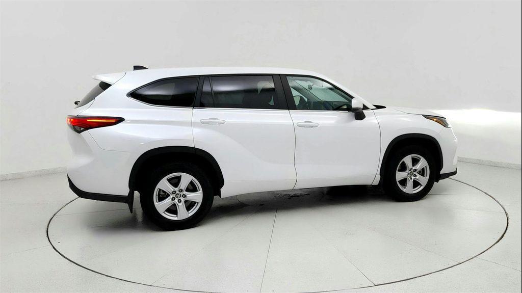 used 2023 Toyota Highlander car, priced at $27,691