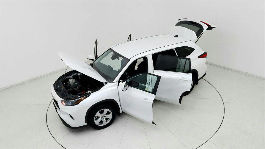 used 2023 Toyota Highlander car, priced at $27,691