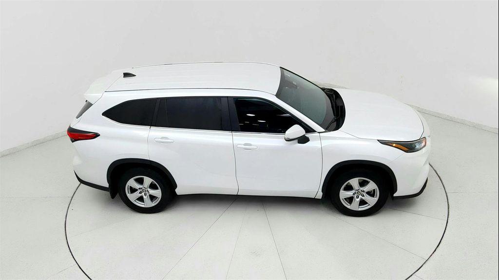 used 2023 Toyota Highlander car, priced at $27,691