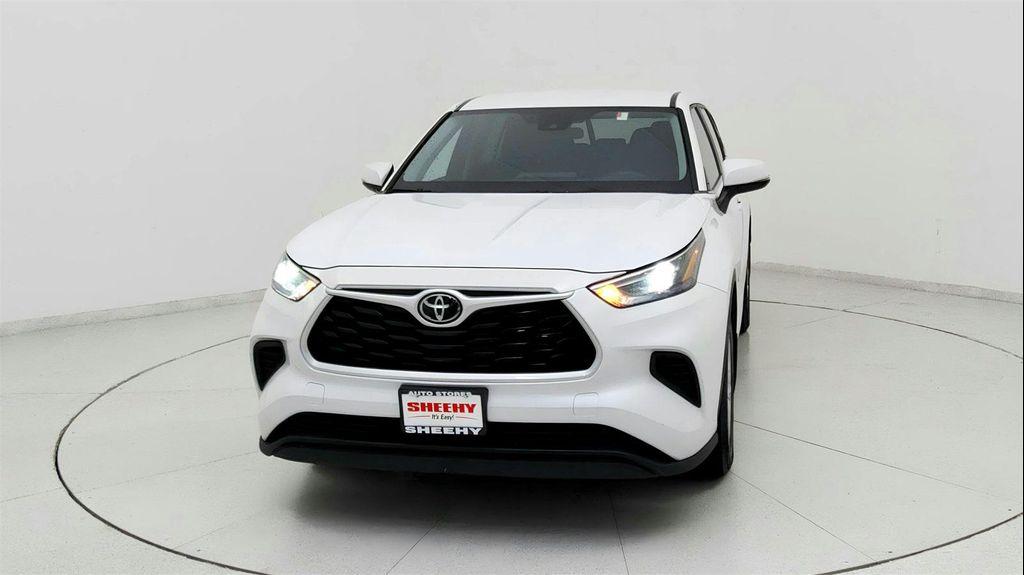 used 2023 Toyota Highlander car, priced at $27,691
