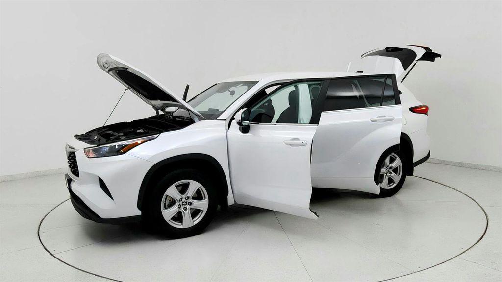 used 2023 Toyota Highlander car, priced at $27,691