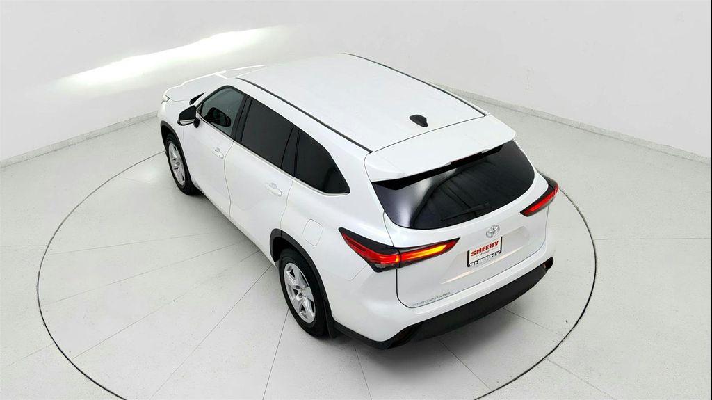 used 2023 Toyota Highlander car, priced at $27,691