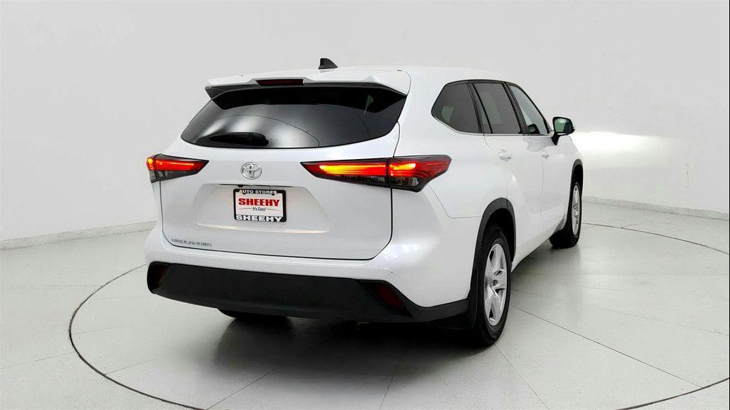 used 2023 Toyota Highlander car, priced at $27,691