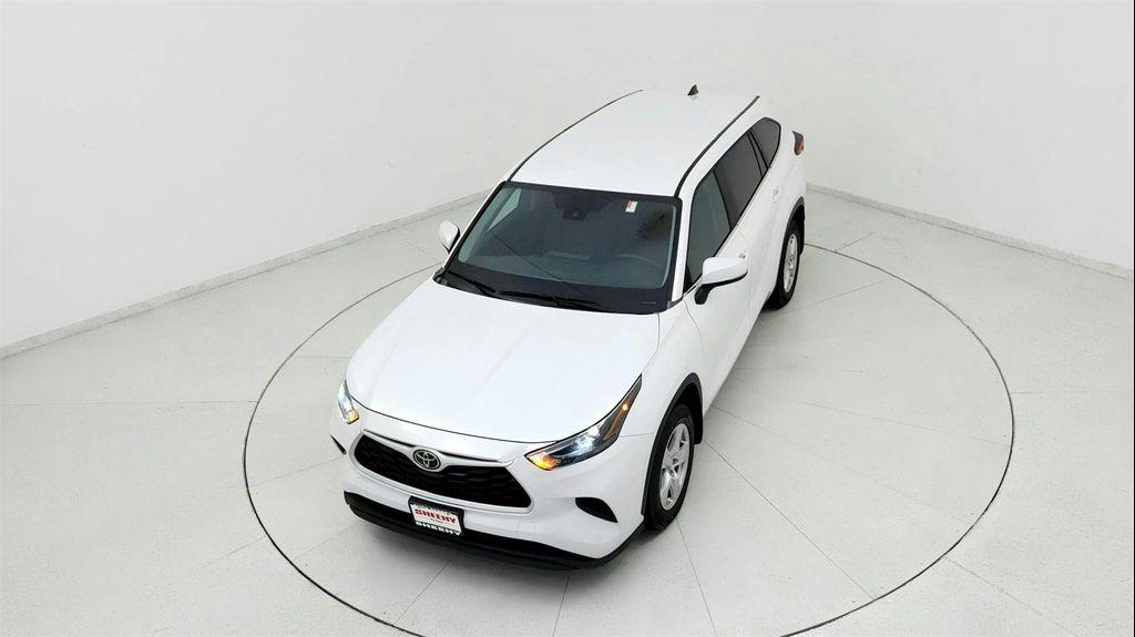 used 2023 Toyota Highlander car, priced at $27,691