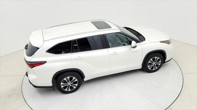 used 2021 Toyota Highlander Hybrid car, priced at $38,991