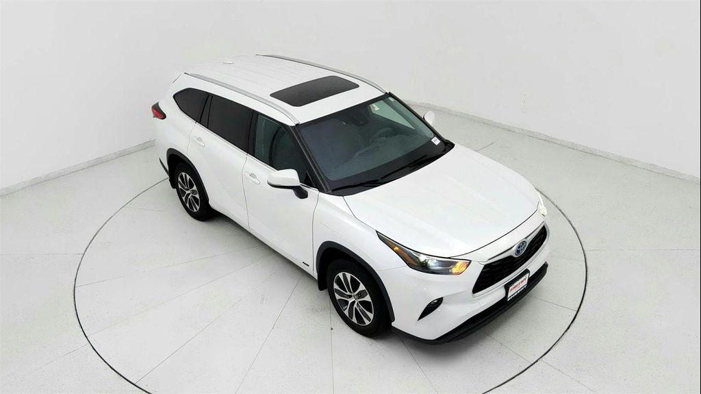 used 2022 Toyota Highlander Hybrid car, priced at $41,091
