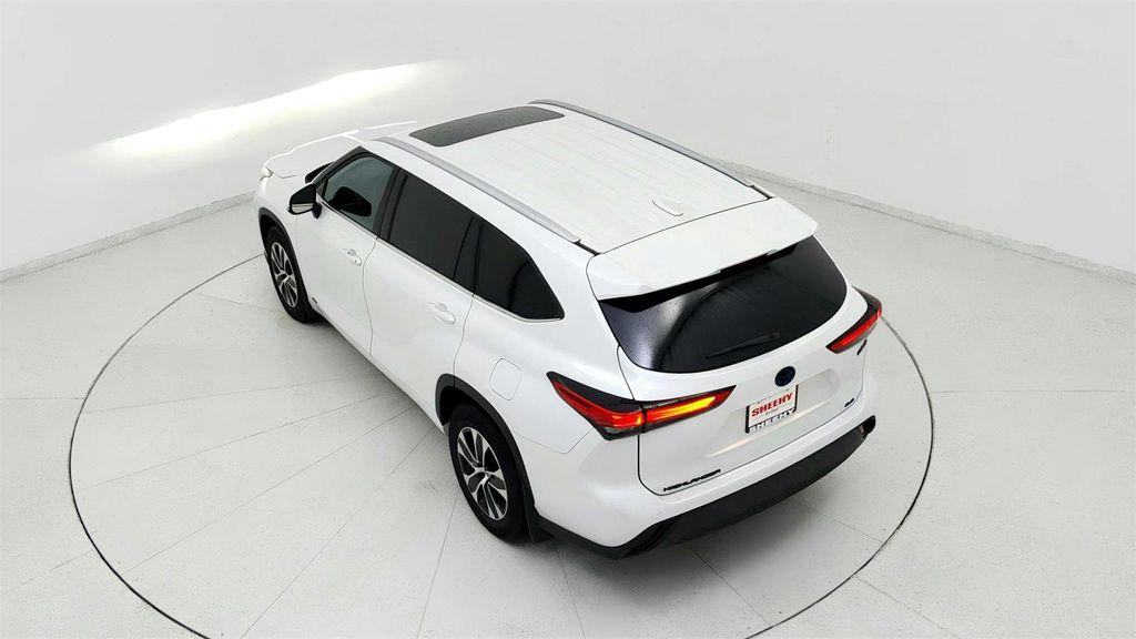used 2022 Toyota Highlander Hybrid car, priced at $41,091
