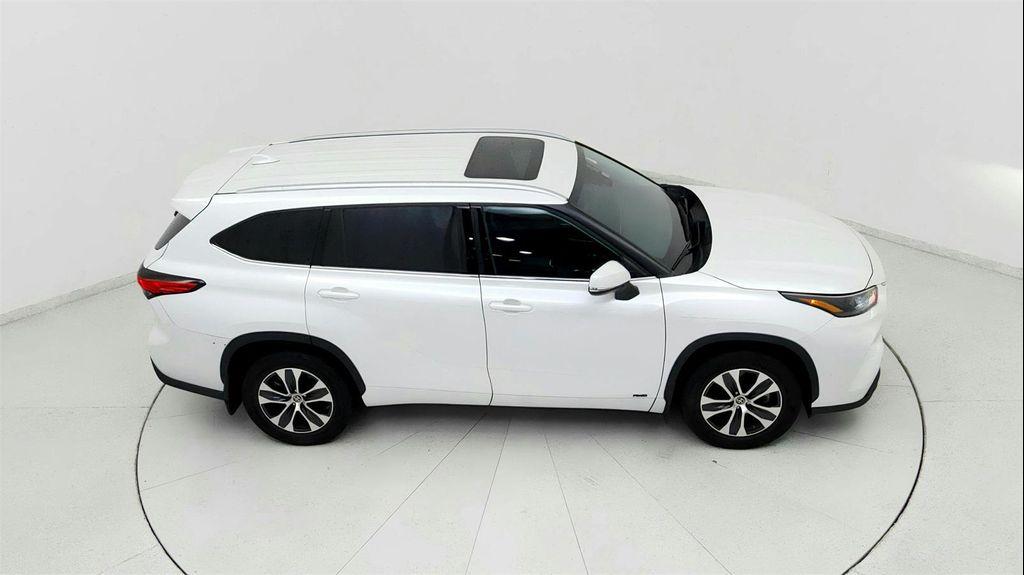 used 2022 Toyota Highlander Hybrid car, priced at $41,091