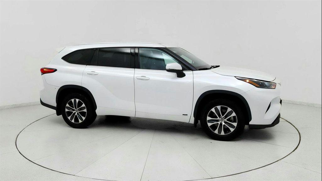 used 2022 Toyota Highlander Hybrid car, priced at $41,091