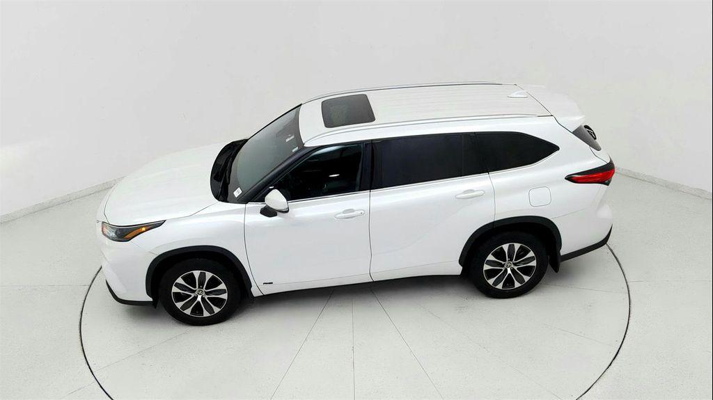 used 2022 Toyota Highlander Hybrid car, priced at $41,091