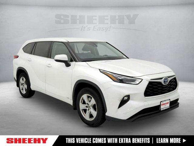 used 2022 Toyota Highlander Hybrid car, priced at $31,591