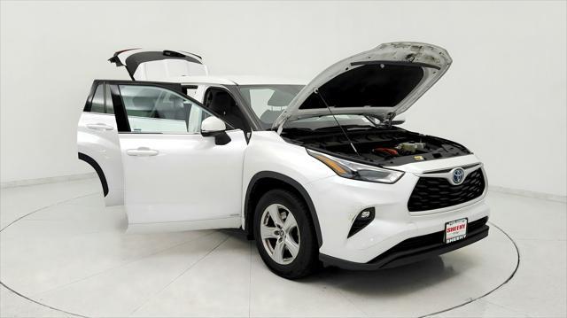 used 2022 Toyota Highlander Hybrid car, priced at $31,591